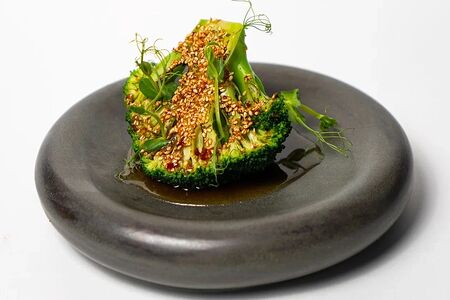 Брокколи с соусом Токио