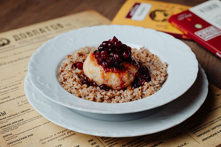 Куриная котлета с пушистой гречкой