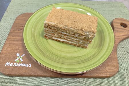 Пирожное сметанник медовый