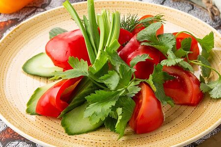 Ассорти из свежих овощей 