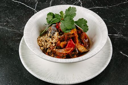 Аджапсандал с чесноком и травами