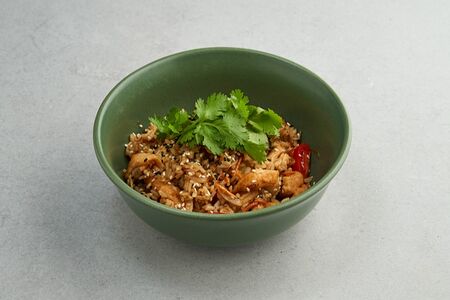 Вок Жареный рис с курицей