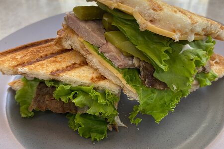 Сэндвич с ростбифом