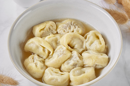 Пельмени домашние из говядины со сметаной