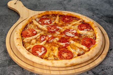 Курица и помидоры