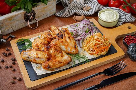 Куриные крылышки на углях