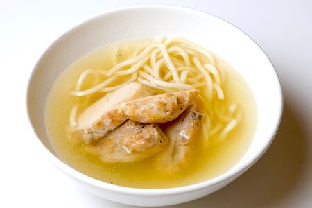 Куриный бульон с лапшой