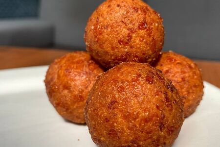 Шарики сырные с ветчиной