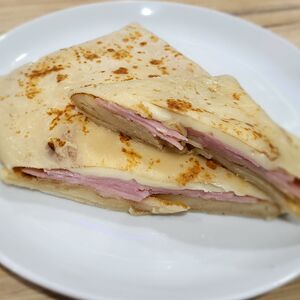 Блин с ветчиной и сыром