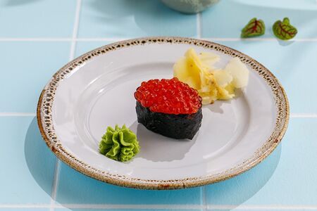 Суши с красной икрой