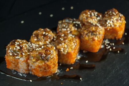 Запеченный ролл Унаги кани