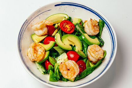 С креветкой и авокадо