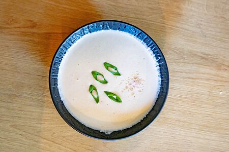 Сливочный суп с лососем