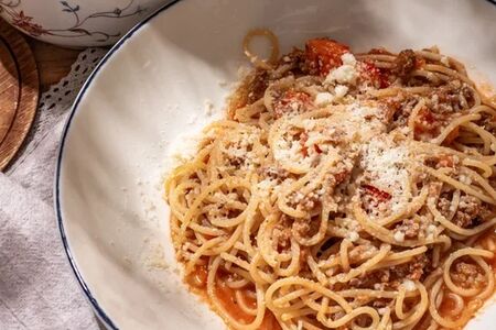Спагетти с соусом болоньезе