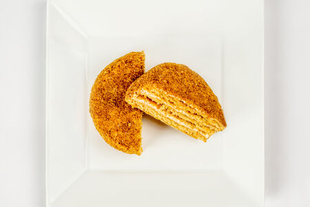 Медовое пирожное