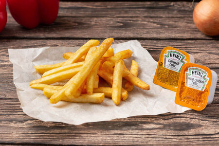 Картофель фри с соусом