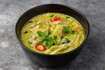 Зелёный карри со свининой Каенг Кео Ван Му