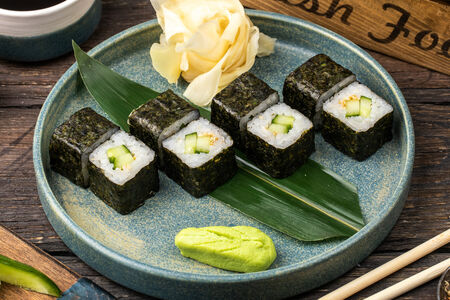 Ролл с огурцом