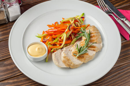 Куриное филе гриль с овощами