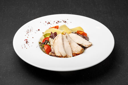 Салат Цезарь с курицей