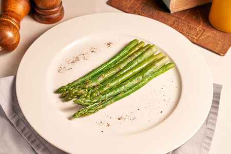 Спаржа на пару