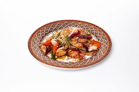 Жареная курица по-тайски с орешками кешью