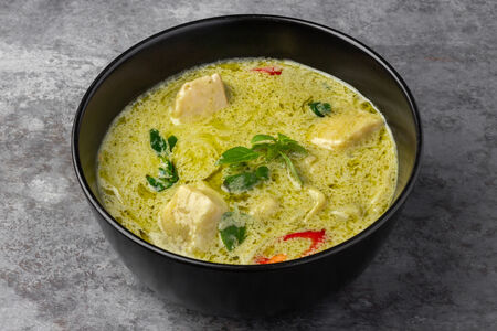 Зелёный карри с окунем Каенг Кео Ван Пла