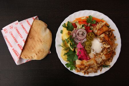 Шаверма на тарелке