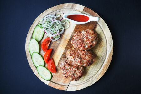 Котлеты микс на решетке