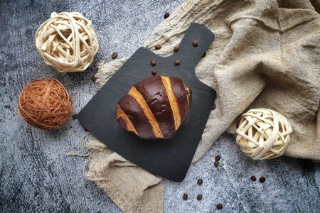 Круассан шоколадный