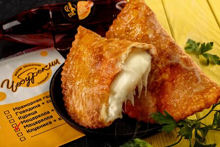 Чебурек с моцареллой