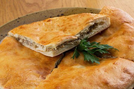 Хачапури со шпинатом и сыром