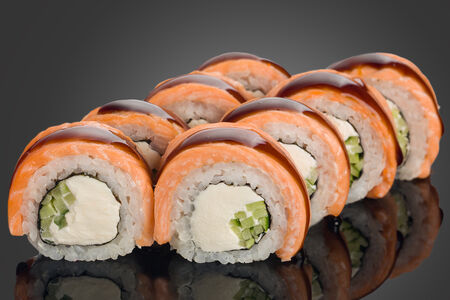 Ролл Запеченная Филадельфия