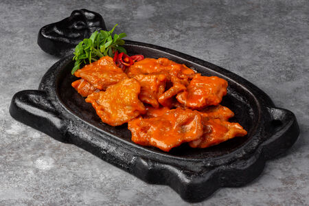 Свинина в сливочном соусе шрирача Крим му