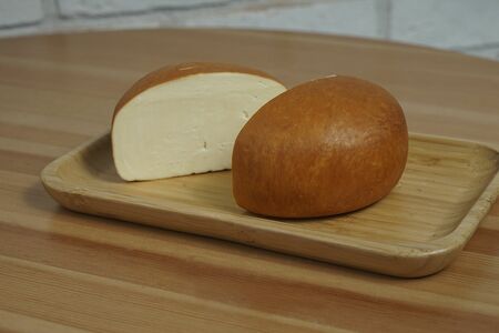 Копченый сыр сулугуни