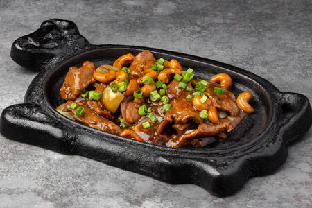 Телятина с кешью Нуеа каурун