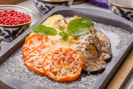 Судак с овощами