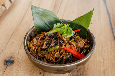 Лапша Соба с телятиной в японском соусе