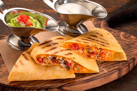 Кесадилья с курицей