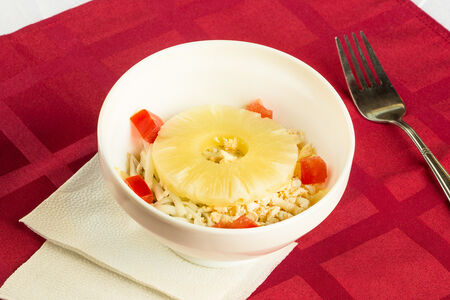 Ананасовый салат с курицей