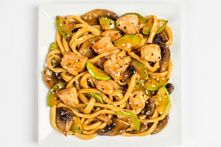 Вокси с шампиньонами и цыпленком