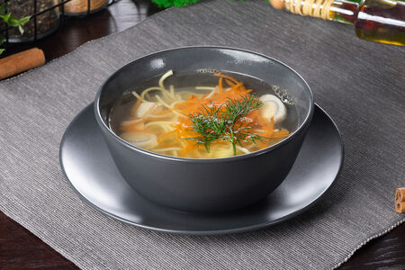 Куриный суп с лапшой