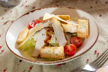 Цезарь с курицей