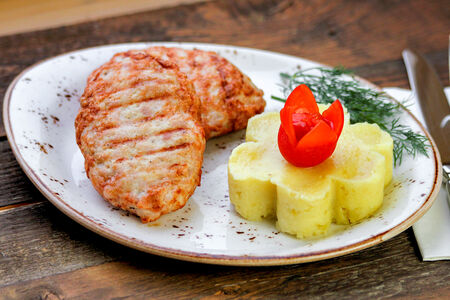 Пюре с котлетками