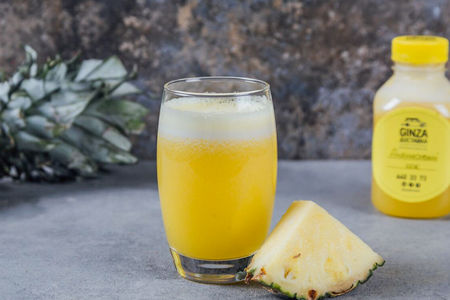 Свежевыжатый сок из ананаса