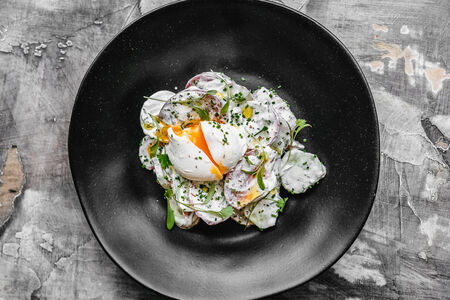 Салат Фермерский с яйцом пашот