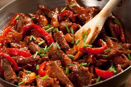 Говядина в чили-пасте