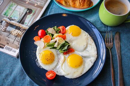 Глазунья из 3-х яиц с тостами