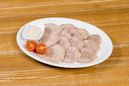 Язык говяжий холодный