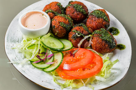 Фалафель с овощами